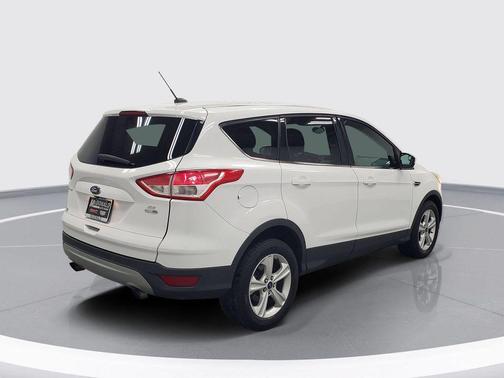 Oxford White 2015 Ford Escape SE