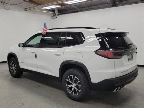 2025 GMC Acadia AWD AT4