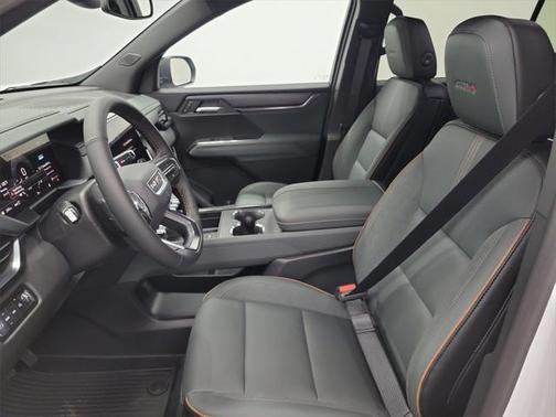 2025 GMC Acadia AWD AT4