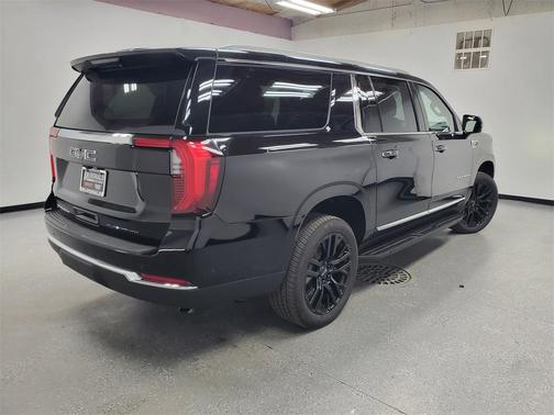 2025 GMC Yukon XL 4WD Elevation
