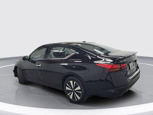 Super Black Clearcoat 2020 Nissan Altima 2.5 SV