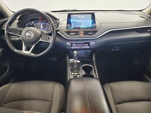 Super Black Clearcoat 2020 Nissan Altima 2.5 SV