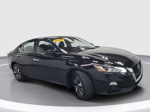 Super Black Clearcoat 2020 Nissan Altima 2.5 SV
