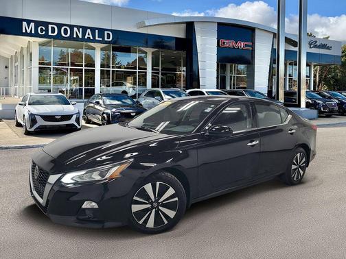 Super Black Clearcoat 2020 Nissan Altima 2.5 SV