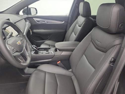2025 Cadillac XT5 Luxury