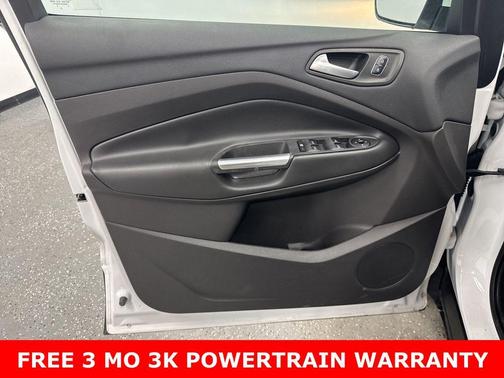 Oxford White 2018 Ford Escape SE