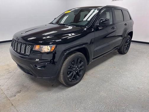 2022 Jeep Grand Cherokee Laredo