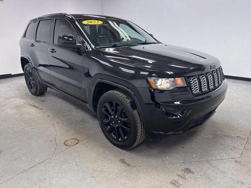 2022 Jeep Grand Cherokee Laredo