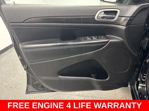 2022 Jeep Grand Cherokee Laredo