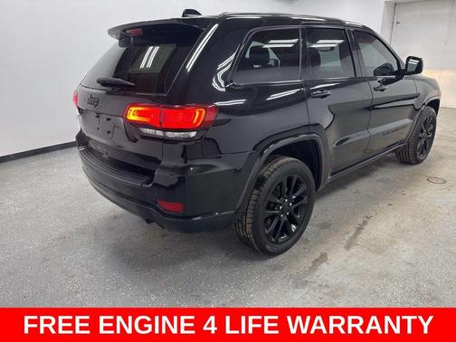 2022 Jeep Grand Cherokee Laredo