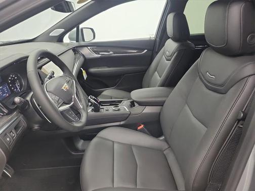 2025 Cadillac XT5 Sport