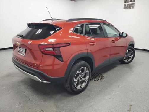 Cayenne Orange Metallic 2024 Chevrolet Trax LT