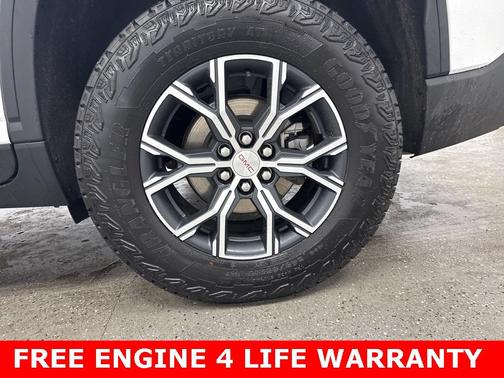 2024 GMC Acadia AWD AT4