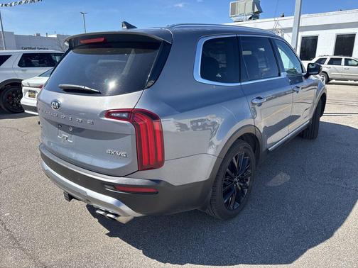 Everlasting Silver 2020 Kia Telluride SX