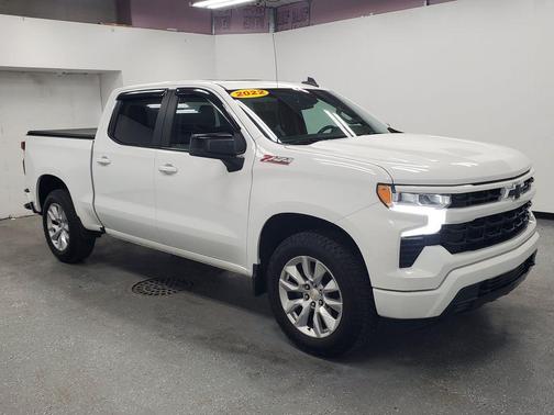 Summit White 2022 Chevrolet Silverado 1500 RST