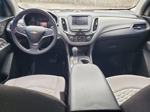 Midnight Blue Metallic 2021 Chevrolet Equinox LS