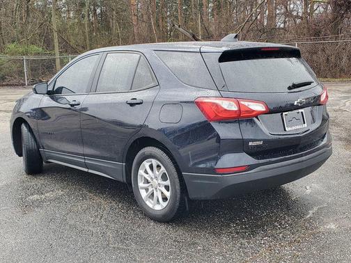 Midnight Blue Metallic 2021 Chevrolet Equinox LS