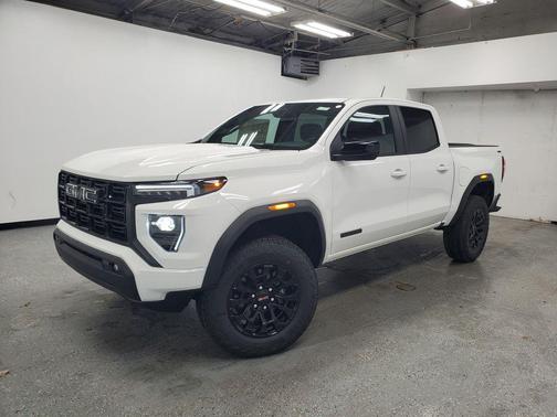 Summit White 2026 GMC Canyon Elevation