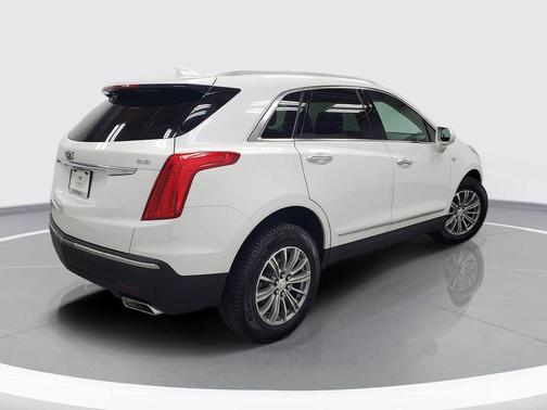Crystal White Tricoat 2019 Cadillac XT5 Luxury