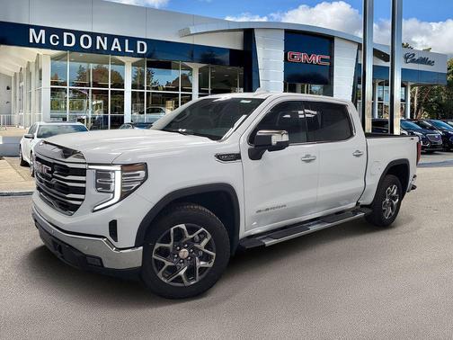 Glacier White Tricoat 2026 GMC Sierra 1500 SLT