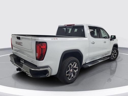 Glacier White Tricoat 2026 GMC Sierra 1500 SLT