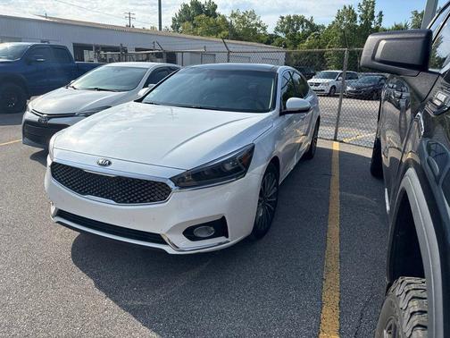 Snow White Pearl 2017 Kia Cadenza Premium