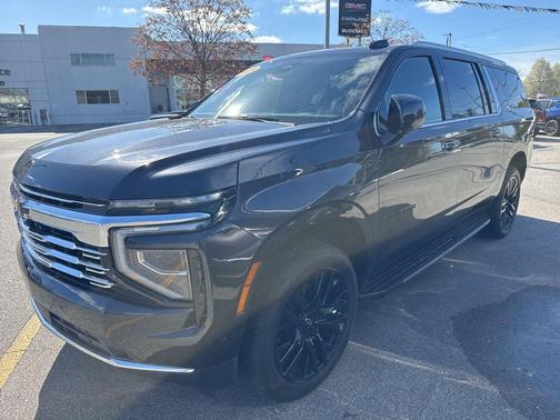 Dark Ash Metallic 2025 Chevrolet Suburban Premier