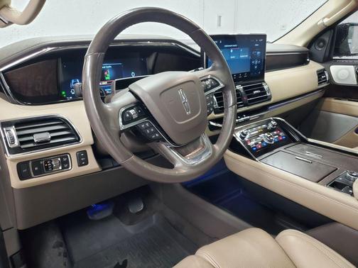 Ocean Drive Blue Metallic Tinted Clearcoat 2022 Lincoln Navigator Reserve
