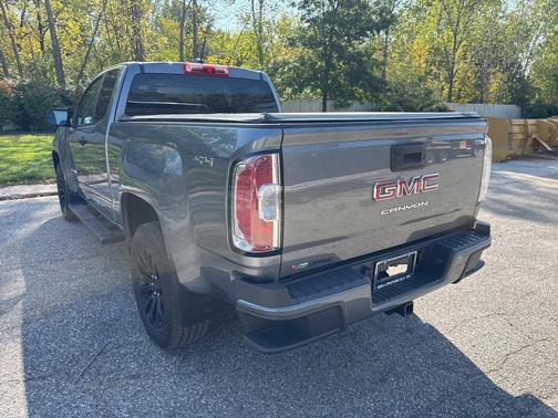 2022 GMC Canyon Elevation Standard