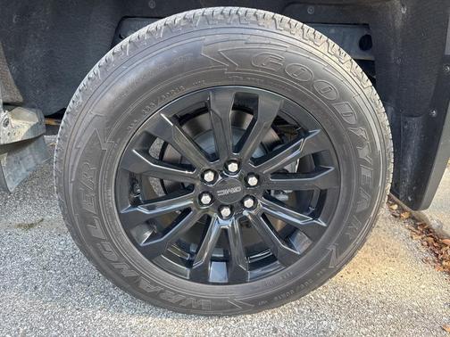 2022 GMC Canyon Elevation Standard