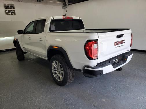 2025 GMC Canyon AT4