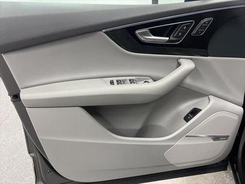 2019 Audi Q7 55 Premium Plus