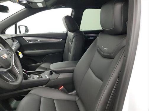 2025 Cadillac XT5 Luxury
