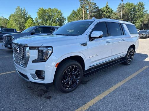 White Frost Tricoat 2023 GMC Yukon XL Denali