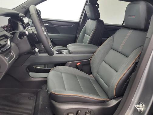 2026 GMC Acadia AWD AT4