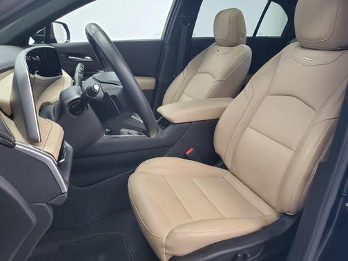 Stellar Black Metallic 2024 Cadillac XT4 Luxury