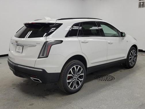 2025 Cadillac XT5 Sport