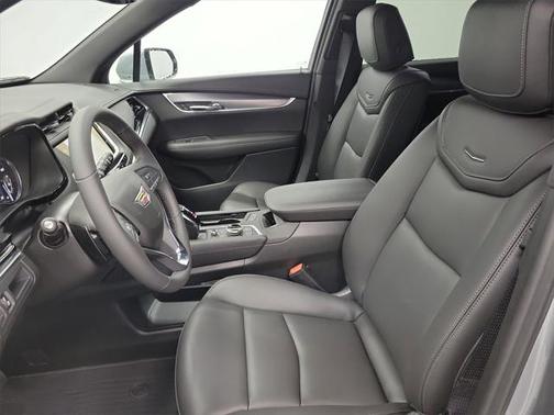 2025 Cadillac XT6 Luxury AWD