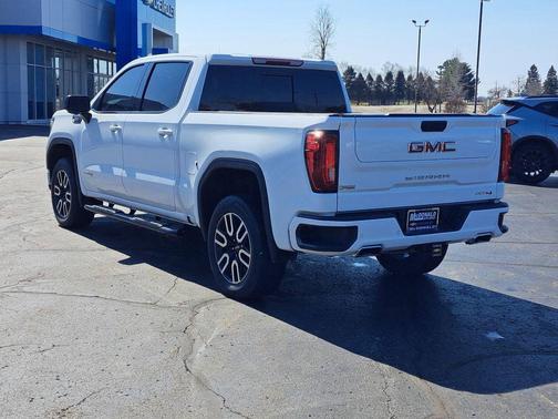 Summit White 2023 GMC Sierra 1500 AT4