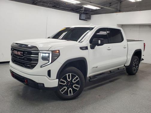 Summit White 2023 GMC Sierra 1500 AT4