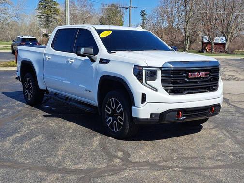 Summit White 2023 GMC Sierra 1500 AT4