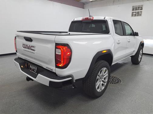 2025 GMC Canyon Base