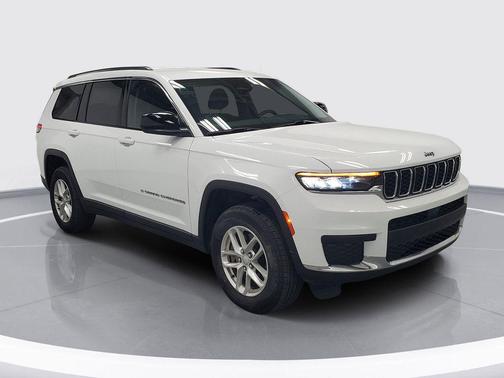 Bright White Clearcoat 2023 Jeep Grand Cherokee L Laredo
