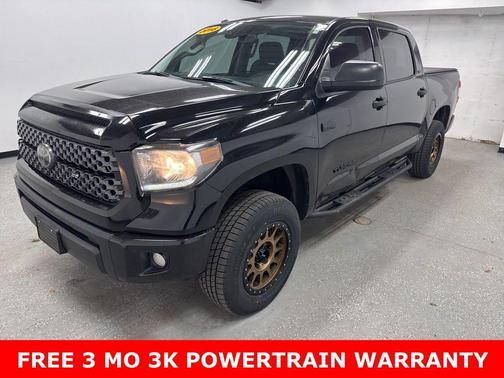 Midnight Black Metallic 2018 Toyota Tundra SR5