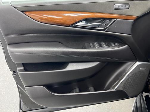 2018 Cadillac Escalade Base