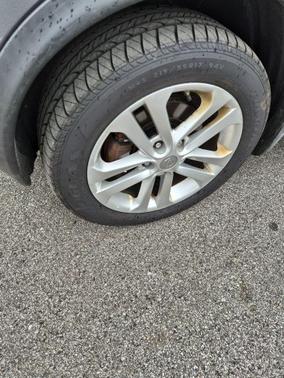 Gun Metallic Pearl Metallic 2012 Nissan Juke SL