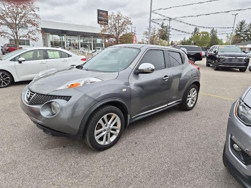 Gun Metallic Pearl Metallic 2012 Nissan Juke SL