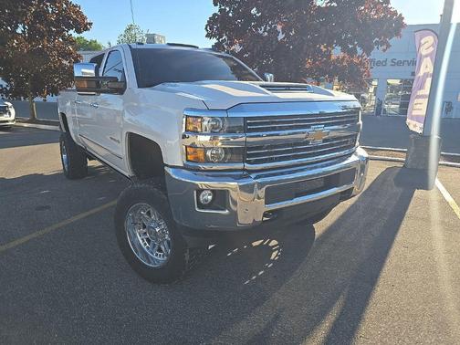 Iridescent Pearl Tricoat 2018 Chevrolet Silverado 2500 LTZ
