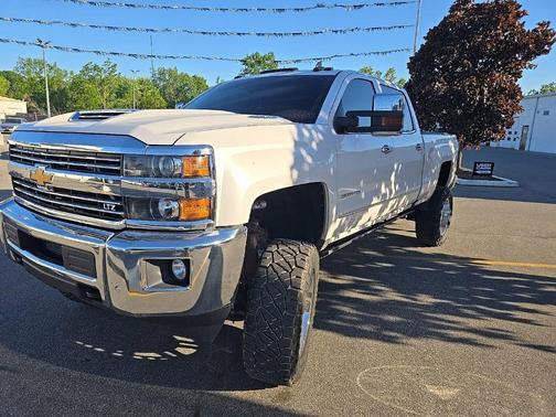 Iridescent Pearl Tricoat 2018 Chevrolet Silverado 2500 LTZ