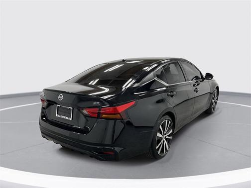 2020 Nissan Altima SR FWD